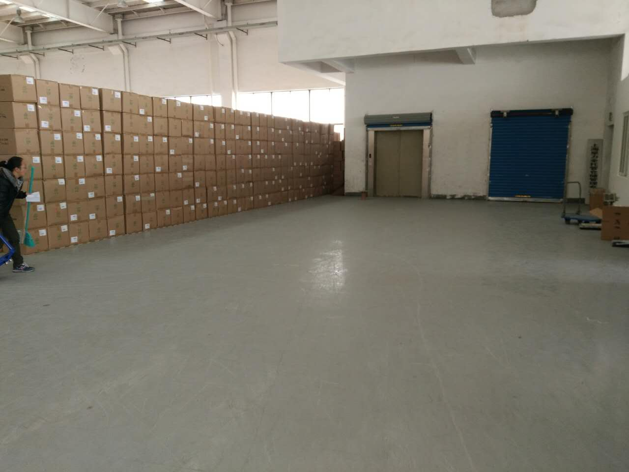 跨境市场仓库怎么样，管理好吗？