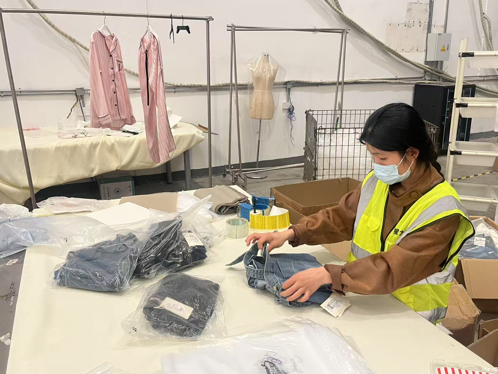 服装/美妆/食品行业专属：云仓代发定制化解决方案常见问题详解