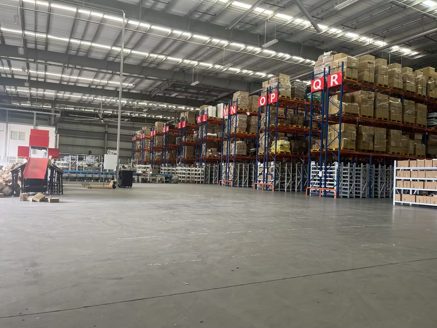 云仓托管智能管理，让数码电子一件代发更高效有序